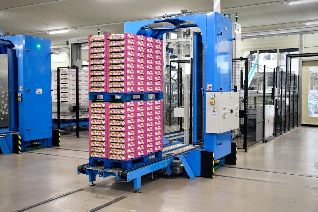 Automated warehouse with robotic systems and conveyor belts